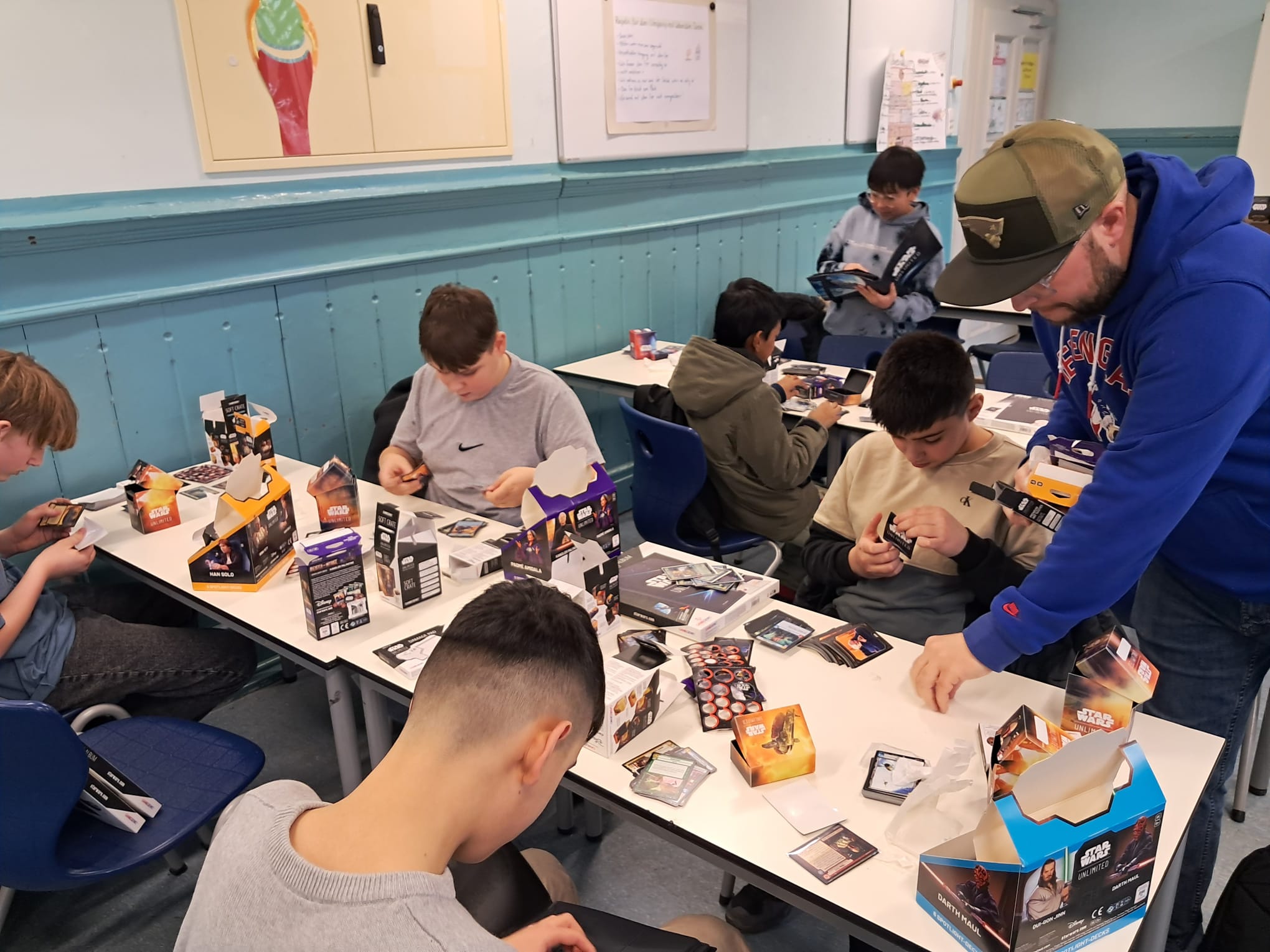 Lernen mit Lichtschwertern – Unsere Star Wars Unlimited AG an der Ladenmann-Realschule Helmstedt